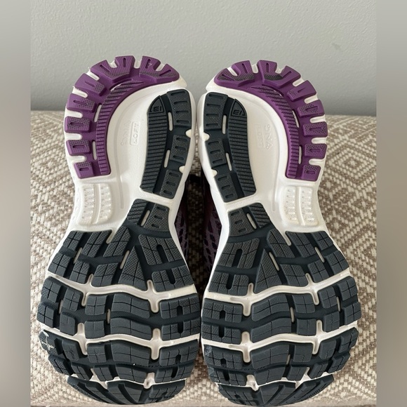 Brooks Women's Athletic Shoes Ghost- Purple and Gray - Picture 7 of 11